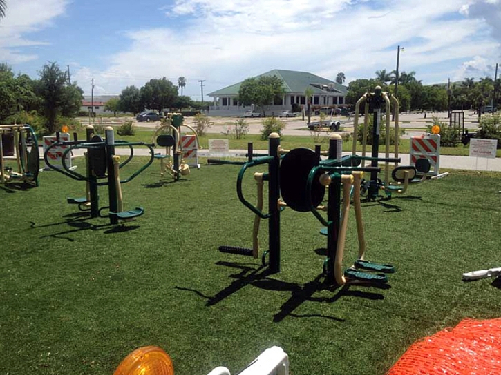 Fake Grass Bay Lake, Florida Playground Turf, Parks